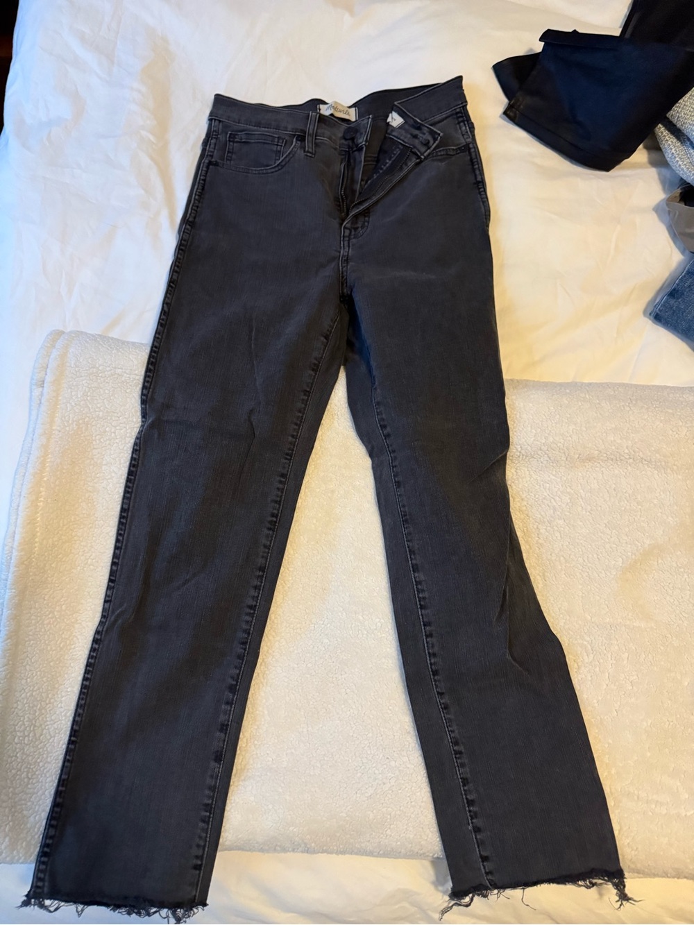 Madewell Black Straight-Leg Jeans with Frayed Hem